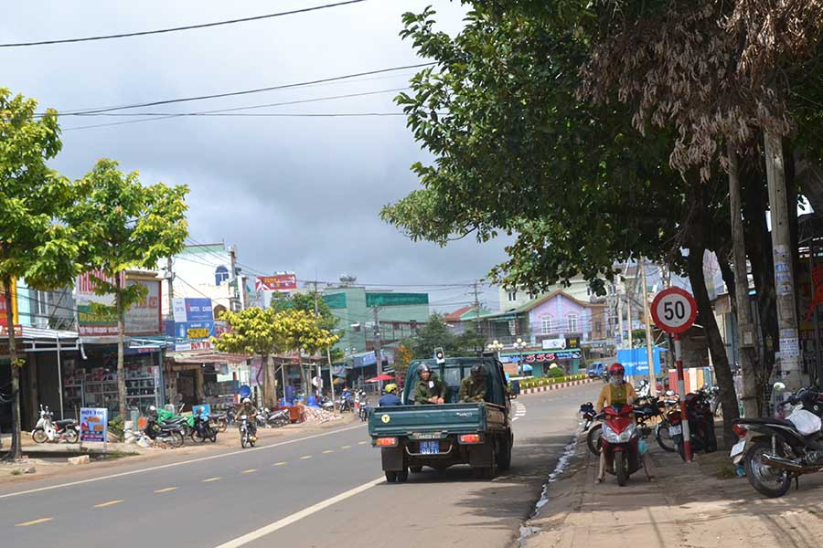 UBND phường Yên Thế tăng cường công tác quản lý trật tự đô thị và trật tự xây dựng để đường thông, hè thoáng. Ảnh: Ngọc Thu