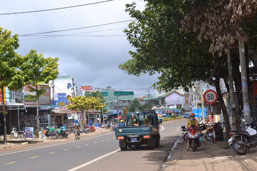 Ủy ban nhân dân phường Yên Thế tăng cường công tác quản lý trật tự đô thị và trật tự xây dựng để đường thông, hè thoáng. Ảnh: Ngọc Thu UBND phường Yên Thế tăng cường công tác quản lý trật tự đô thị và trật tự xây dựng để đường thông, hè thoáng. Ảnh: Ngọc Thu