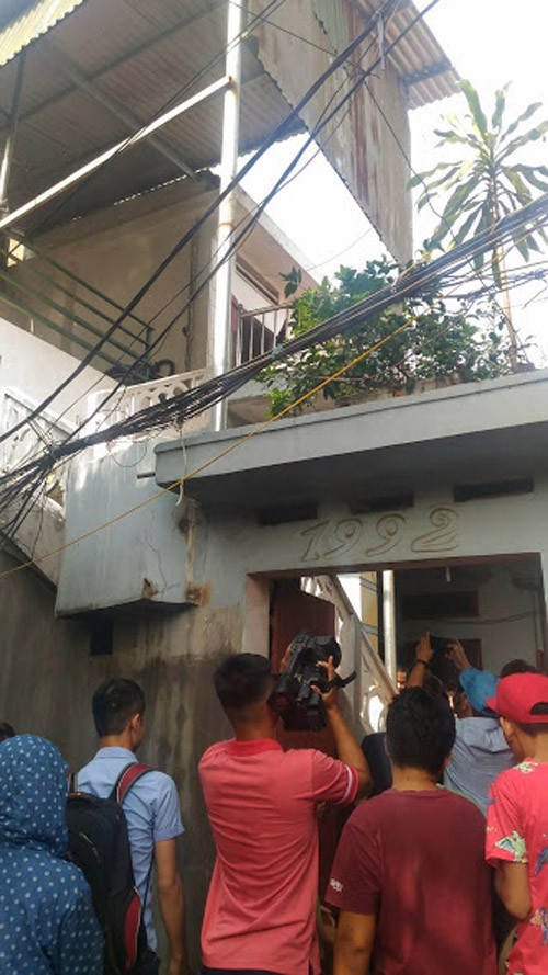 Ngôi nhà nhỏ 2 tầng trong thôn Đình là nơi phát hiện sự việc cháu V.A tử vong bất thường Ngôi nhà nhỏ 2 tầng trong thôn Đình là nơi phát hiện sự việc cháu V.A tử vong bất thường