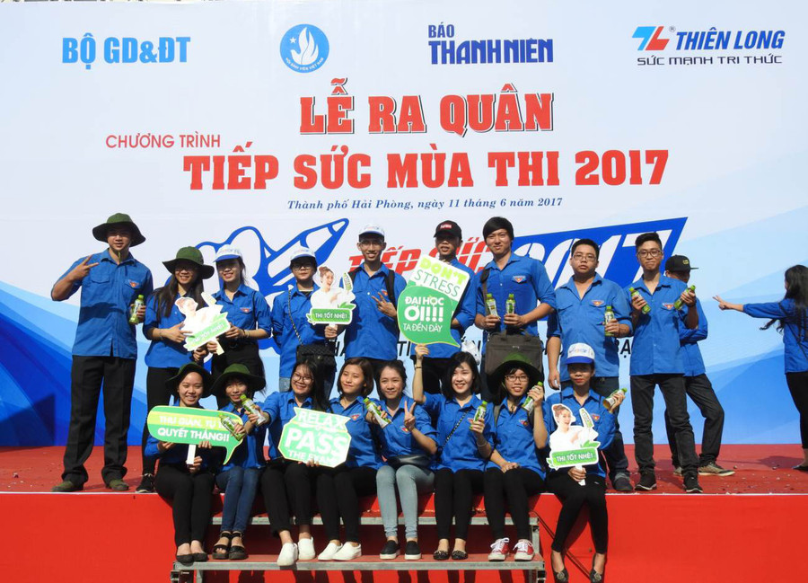 Quầy “Thư giãn mùa thi” cùng những biểu ngữ nhằm khích lệ tinh thần cũng như truyền tải lời chúc cho một kết quả thi tốt đẹp đến các bạn thí sinh Quầy “Thư giãn mùa thi” cùng những biểu ngữ nhằm khích lệ tinh thần cũng như truyền tải lời chúc cho một kết quả thi tốt đẹp đến các bạn thí sinh