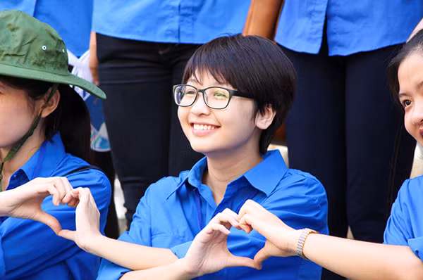 Tình nguyện viên tiếp sức mùa thi luôn tạo ấn tượng tốt trong mắt phụ huynh và thí sinh.