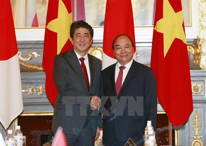 Thủ tướng Nguyễn Xuân Phúc và Thủ tướng Nhật Bản Shinzo Abe. Thủ tướng Nguyễn Xuân Phúc và Thủ tướng Nhật Bản Shinzo Abe.