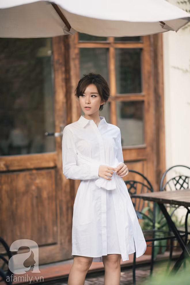 Trẻ trung, năng động và không kém phần lịch thiệp là hình ảnh mà thiết kế váy thắt đai ngược này mang lại cho mọi quý cô văn phòng.