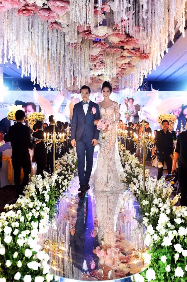  Top 15 Hoa hậu Hoàn vũ Lê Thị Sang vừa lên xe hoa với chồng đại gia ngày 3-6 vừa qua