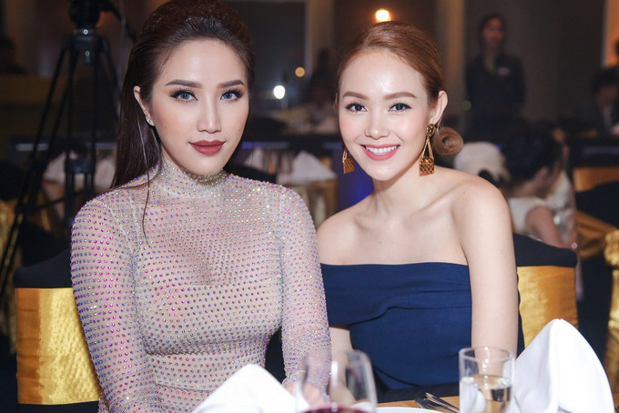 Bảo Thy và Minh Hằng (phải). Bảo Thy và Minh Hằng (phải).