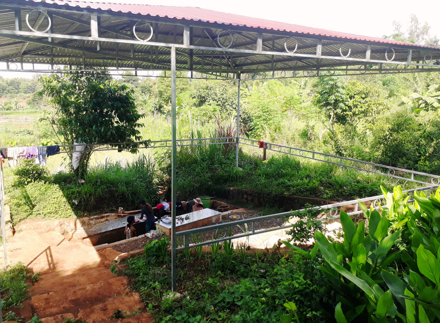 Không gian thoáng mát, sạch đẹp của nước giọt làng Ốp. Ảnh: Trần Dung