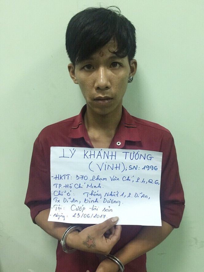 Nghi can Tường bị bắt lúc rạng sáng nay 24-6 Nghi can Tường bị bắt lúc rạng sáng nay 24.6