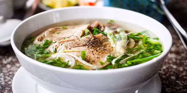 Phở là một trong những món ăn nổi tiếng ở Việt Nam. Ảnh: amthucviet