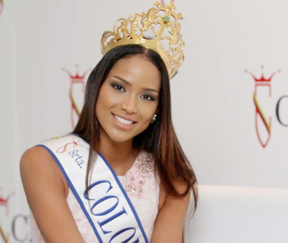 Hoa hậu Hoàn vũ Colombia 2016 - Andrea Tovar sở hữu nhan sắc khác biệt với các người đẹp khác trong cuộc thi. Andrea cũng nằm trong số hiếm người đẹp da màu đăng quang một cuộc thi hoa hậu tại Colombia. Sinh năm 1993, hiện cô là người mẫu nổi tiếng tại quê nhà và là sinh viên theo học ngành Thiết kế công nghiệp và Sản xuất hình ảnh. Hoa hậu Hoàn vũ Colombia 2016 - Andrea Tovar sở hữu nhan sắc khác biệt với các người đẹp khác trong cuộc thi. Andrea cũng nằm trong số hiếm người đẹp da màu đăng quang một cuộc thi hoa hậu tại Colombia. Sinh năm 1993, hiện cô là người mẫu nổi tiếng tại quê nhà và là sinh viên theo học ngành Thiết kế công nghiệp và Sản xuất hình ảnh.