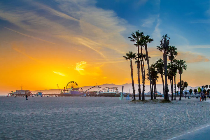 Los Angeles, California. Tại đây, bạn có thể tiếp cận dễ dàng với người dân địa phương và các du khách khác. Los Angeles, California. Tại đây, bạn có thể tiếp cận dễ dàng với người dân địa phương và các du khách khác.