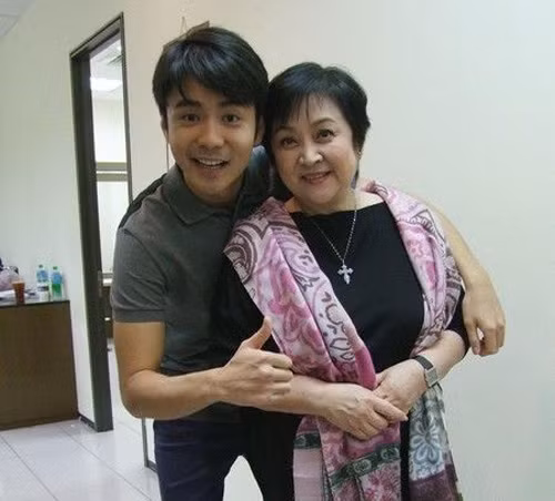 Chân Trân và con trai Từ Thiên.