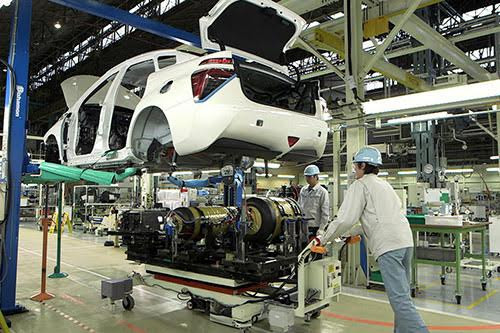 Ô tô sản xuất lắp ráp trong nước có thêm lợi thế cạnh tranh với xe nhập khẩu. Ô tô sản xuất lắp ráp trong nước có thêm lợi thế cạnh tranh với xe nhập khẩu.