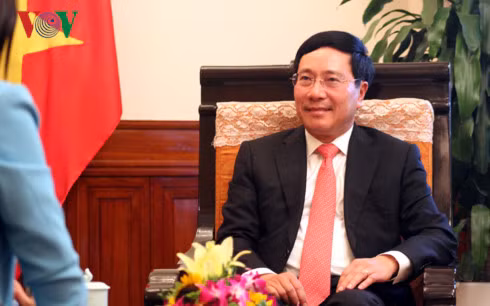 Phó Thủ tướng, Bộ trưởng Ngoại giao Phạm Bình Minh đã trả lời phỏng vấn báo chí về mối quan hệ đặc biệt Việt Nam - Campuchia.