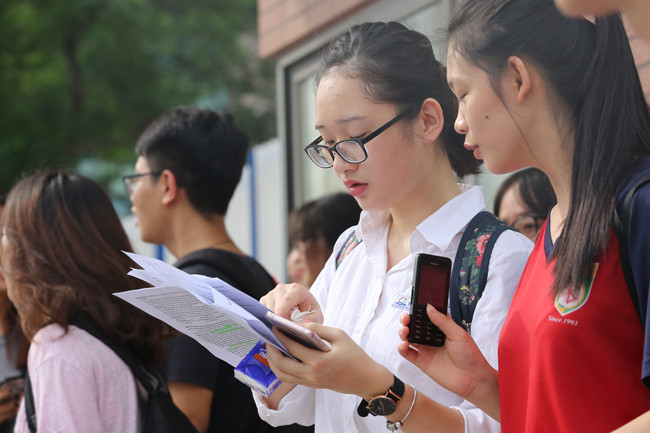 Cùng nhau xem lại đề thi giải đáp tại chỗ cùng các bạn.