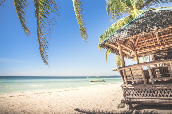 Dựng lều: Chẳng gì có thể vui vẻ hơn là tự tay thiết kế cho mình một căn nhà trên đảo. Đừng nghĩ đó là việc đơn giản mà hãy coi như một cơ hội để khám phá bản thân. Dựng lều: Chẳng gì có thể vui vẻ hơn là tự tay thiết kế cho mình một căn nhà trên đảo. Đừng nghĩ đó là việc đơn giản mà hãy coi như một cơ hội để khám phá bản thân.