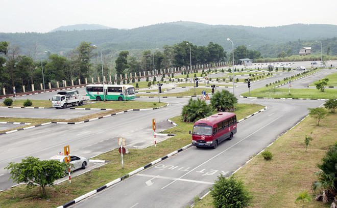Vẫn còn nhiều băn khoăn trong việc đào tạo và cấp GPLX cho NKT. Vẫn còn nhiều băn khoăn trong việc đào tạo và cấp GPLX cho NKT.