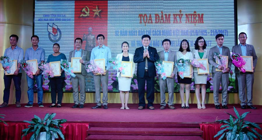 Có 29 tác phẩm báo chí đạt giải tại Giải Báo chí tỉnh lần VI-2017. Ảnh: Phương Linh