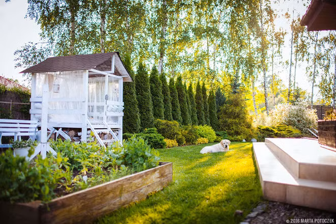 Khi ánh nắng chiều tà của một ngày dài chiếu lên trên khung cảnh với ngôi nhà nghỉ nho nhỏ tạo vẻ đẹp nên thơ khó nói.