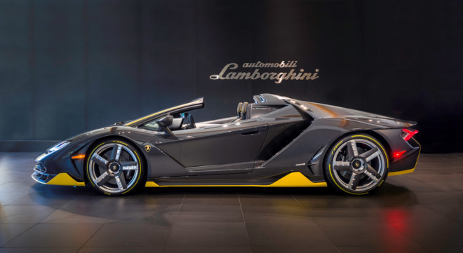 Centenario Roadster được trang bị động cơ V12, dung tích 6.5L kết hợp với hộp số 7 cấp cho công suất tối đa 770 mã lực. Khả năng tăng tốc 0-100 km/h trong 2,7 giây và tốc độ tối đa đạt 349 km/giờ. Centenario Roadster được trang bị động cơ V12, dung tích 6.5L kết hợp với hộp số 7 cấp cho công suất tối đa 770 mã lực. Khả năng tăng tốc 0-100 km/h trong 2,7 giây và tốc độ tối đa đạt 349 km/giờ.
