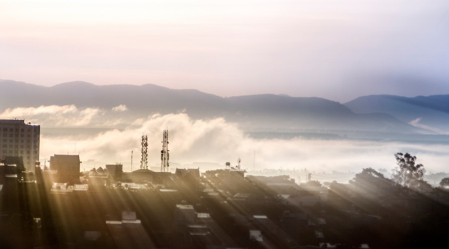  Khoảnh khắc bình minh đẹp tuyệt vời ở phố núi