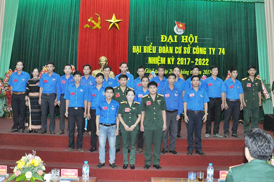  Ra mắt Ban Chấp hành khóa mới và đại biểu đi dự Đại hội cấp trên. Ảnh: P.D