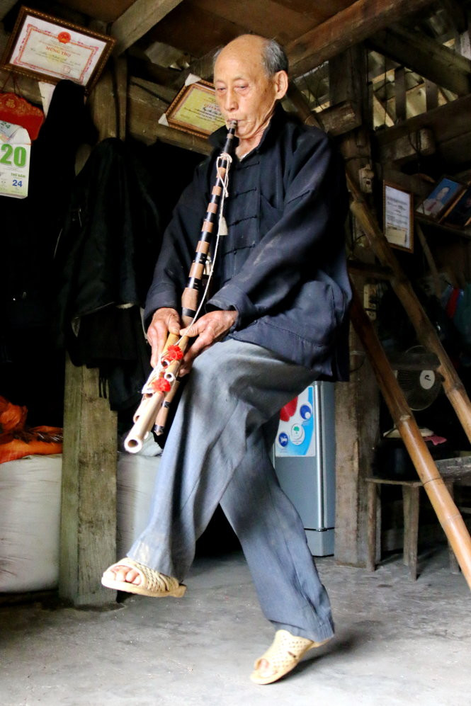 Ông Ma Khái Sò. Ông Ma Khái Sò.