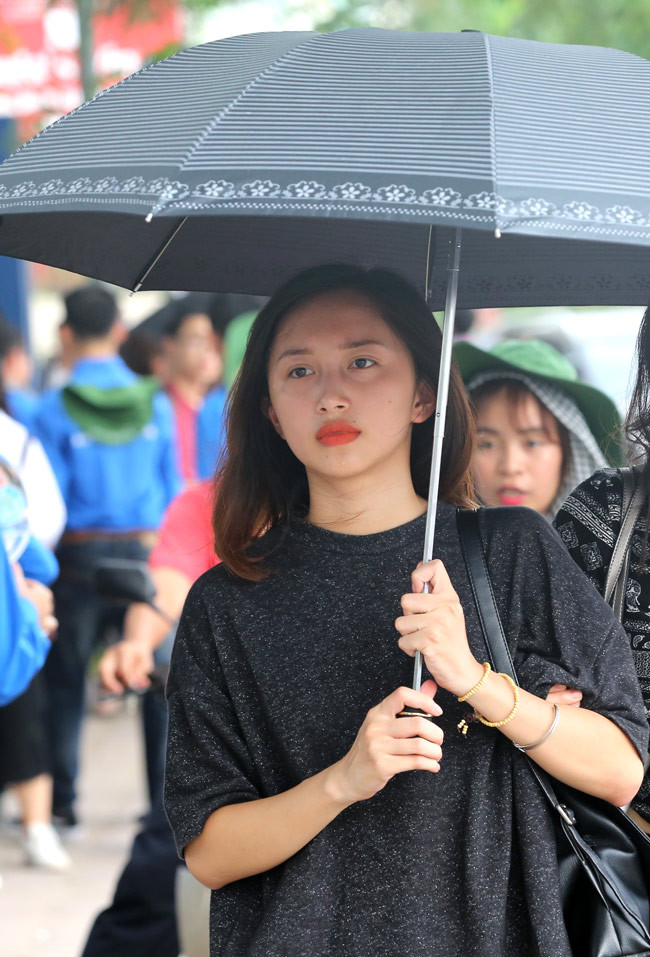 Kết thúc bài thi các thí sinh 