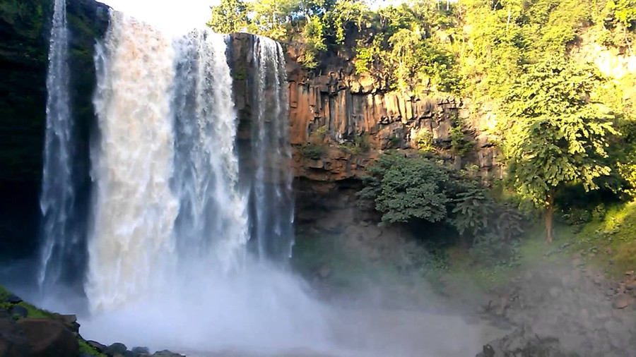 Thác Phú Cường hùng vĩ Thác Phú Cường hùng vĩ