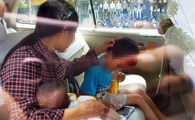 Chị T. cùng hai con