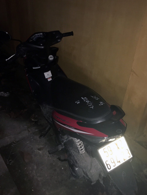 Công an thu giữ chiếc xe máy tang vật Công an thu giữ chiếc xe máy tang vật