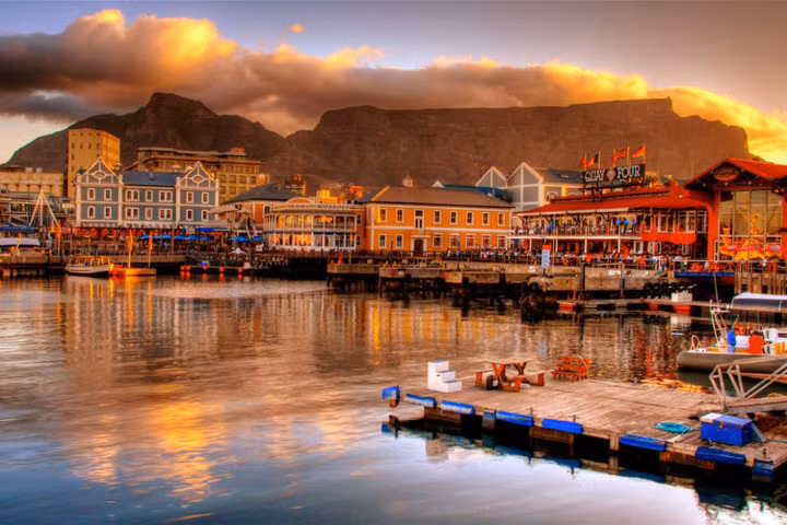 Cape Town, Nam Phi. Cape Town có một nền văn hóa nghệ thuật thú vị và cảnh quan thiên nhiên tuyệt đẹp.