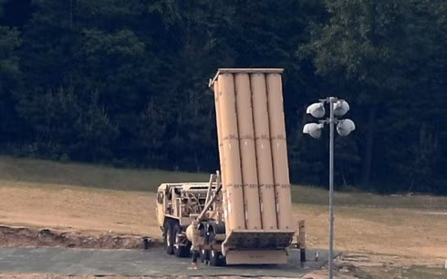 Hệ thống Phòng thủ tên lửa tầm cao giai đoạn cuối (THAAD) được triển khai tại Seongju, Hàn Quốc.