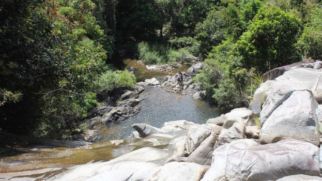 Phía trên đỉnh thác Giê.