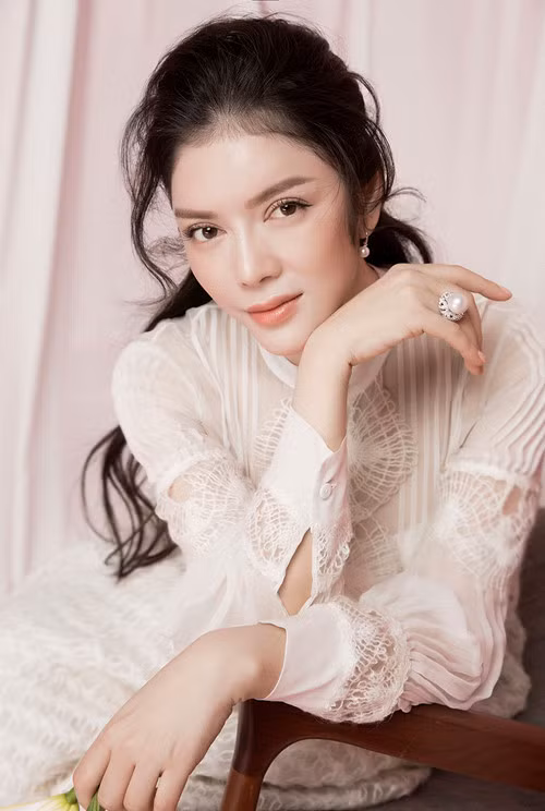 Nhiều người ngưỡng mộ tình bạn đẹp của hai mỹ nhân. Dù không nhất thiết phải thường xuyên gặp nhau nhưng cả hai đều dành sự quan tâm cho nhau, khi Xa Thi Mạn cần chuyện gì thì Lý Nhã Kỳ đều xuất hiện và ngược lại