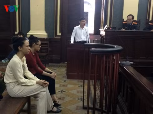 Hoa hậu người Việt tại Nga năm 2007 Phương Nga tại tòa.