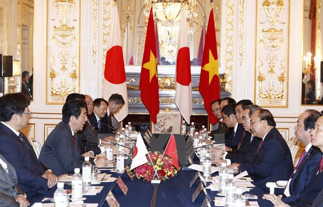 Thủ tướng Nguyễn Xuân Phúc và Thủ tướng Nhật Bản Shinzo Abe hội đàm. Thủ tướng Nguyễn Xuân Phúc và Thủ tướng Nhật Bản Shinzo Abe hội đàm.