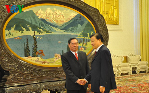 Đồng chí Lê Hồng Anh và đồng chí Lưu Vân Sơn