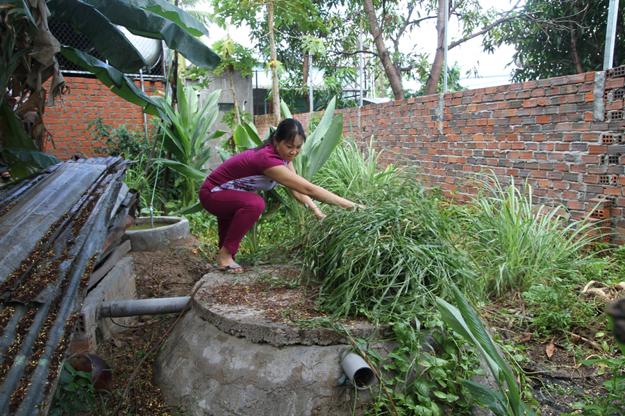 Một cơ sở giết mổ gia súc đã chủ động xây dựng hầm biogas để giữ gìn vệ sinh môi trường. Ảnh: L.V.N