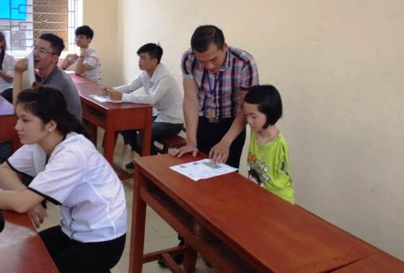 Kỳ thi THPT Quốc gia vừa qua, tổ hợp 3 môn xét tuyển Đại học của Thắm được 17,83 điểm. Kỳ thi THPT Quốc gia vừa qua, tổ hợp 3 môn xét tuyển Đại học của Thắm được 17,83 điểm.