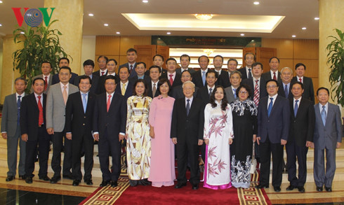 Tổng Bí thư với các Đại sứ, các trưởng cơ quan đại diện ngoại giao Việt Nam nhiệm kỳ 2016-2019. Tổng Bí thư với các Đại sứ, các trưởng cơ quan đại diện ngoại giao Việt Nam nhiệm kỳ 2016-2019.