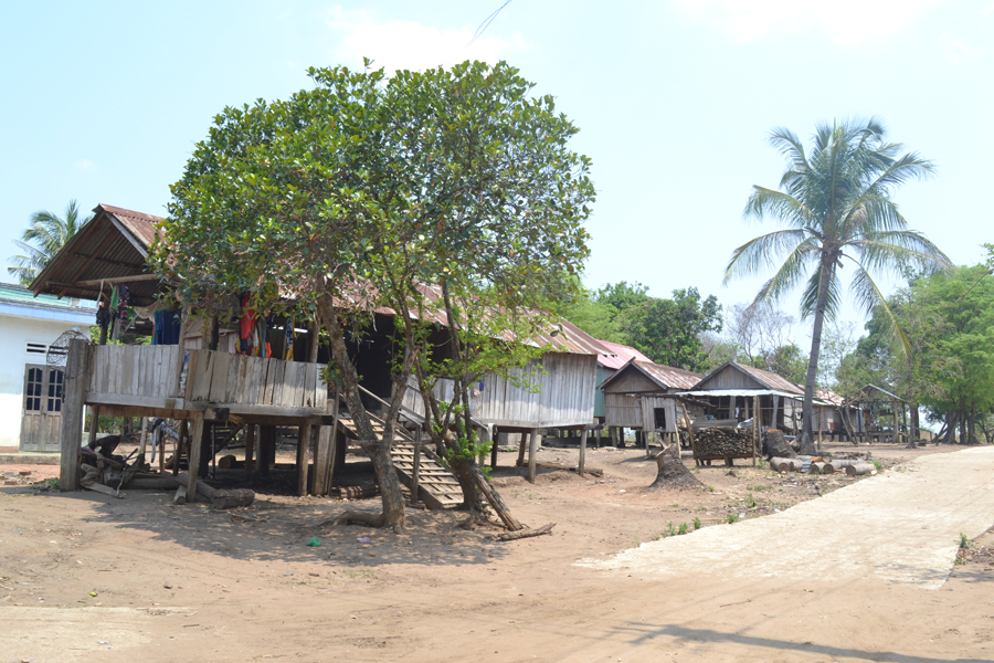 Huyện Kông Chro đang nỗ lực hoàn thành việc cấp giấy chứng nhận quyền sử dụng đất cho người dân. Ảnh: L.H