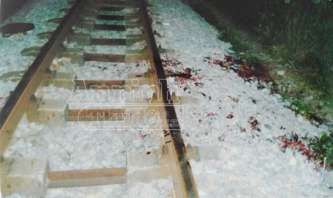 Hiện trường "vụ tai nạn giao thông đường sắt" trong đêm (nguồn: An ninh thủ đô) Hiện trường