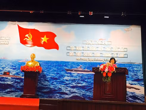 Câu lạc bộ Tuổi trẻ vì Biển đảo Quê hương trong Hội nghị “Tập huấn, bồi dưỡng kiến thức biển đảo”.