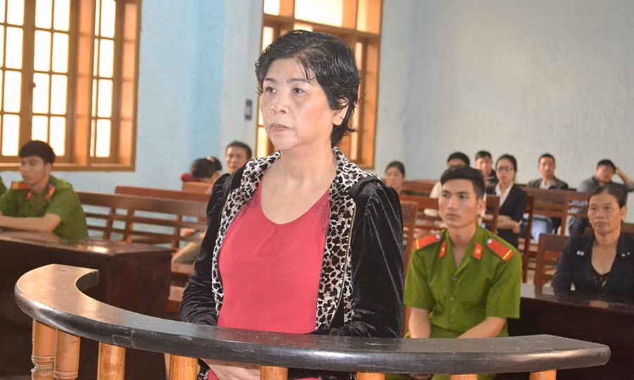 Nguyễn Thị Thúy Nội tại phiên tòa. Ảnh: H.C Nguyễn Thị Thúy Nội tại phiên tòa. Ảnh: H.C