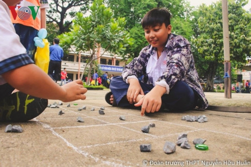 Trò chơi dân gian.