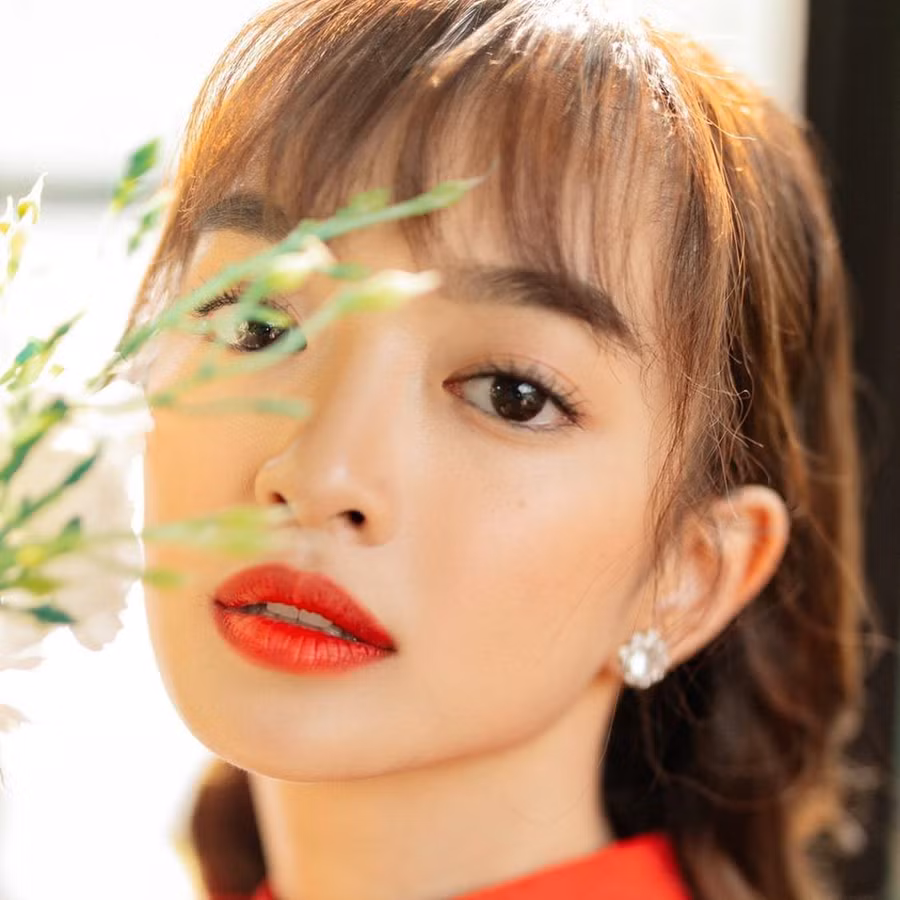 Nữ diễn viên Hồn papa da con gái được kỳ vọng tiếp tục bứt phá trong mảng điện ảnh năm nay. Cô cũng giảm cân và trở nên quyến rũ, người lớn hơn so với hồi Em chưa 18.