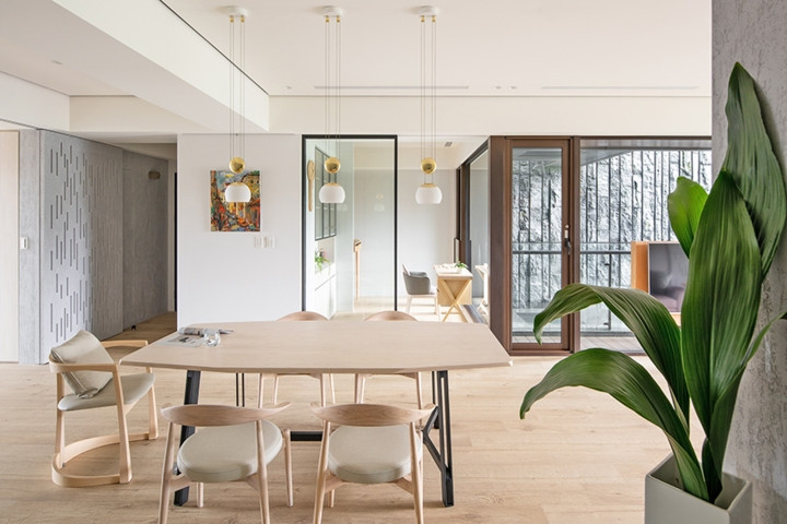 Bộ bàn ghế ăn đơn giản mang đến bữa cơm đoàn tụ dành cho các thành viên trong gia đình. Bộ bàn ghế ăn đơn giản mang đến bữa cơm đoàn tụ dành cho các thành viên trong gia đình.