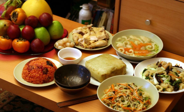 Người huyết áp cao cần chọn món, lượng ăn phù hợp ngày Tết.  Người huyết áp cao cần chọn món, lượng ăn phù hợp ngày Tết.