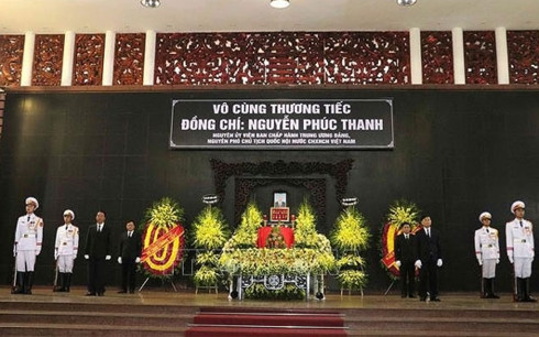 Linh cữu và di ảnh nguyên Phó Chủ tịch Quốc hội Nguyễn Phúc Thanh tại Nhà tang lễ quốc gia, số 5 Trần Thánh Tông (Hà Nội). (Ảnh: TTXVN) Linh cữu và di ảnh nguyên Phó Chủ tịch Quốc hội Nguyễn Phúc Thanh tại Nhà tang lễ quốc gia, số 5 Trần Thánh Tông (Hà Nội). (Ảnh: TTXVN)