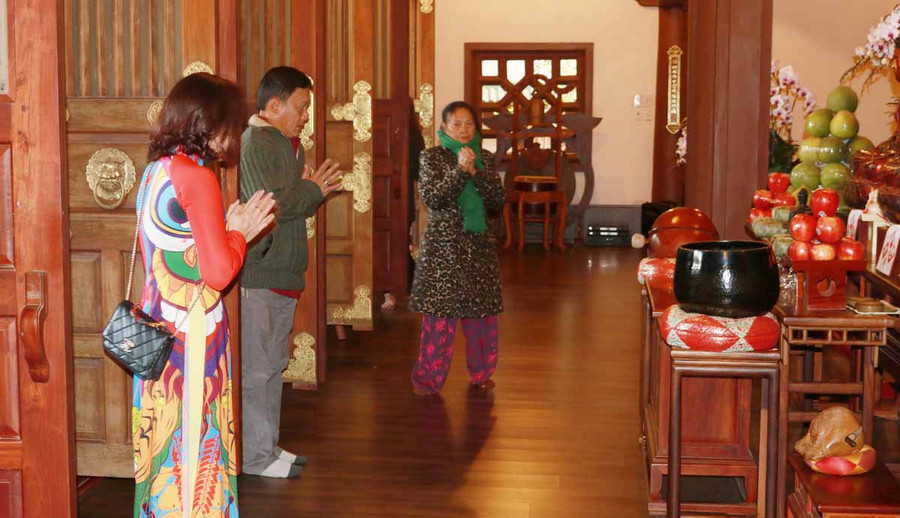 Người dân đi lễ tại chùa Bửu Thắng (TP. Pleiku). Ảnh: Ngọc Sang